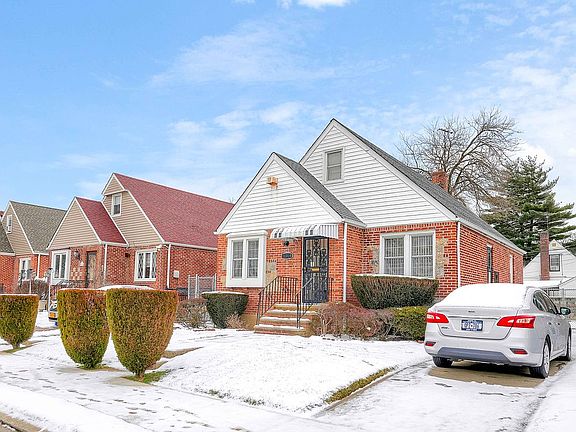 3rd image of 10919 222nd St
