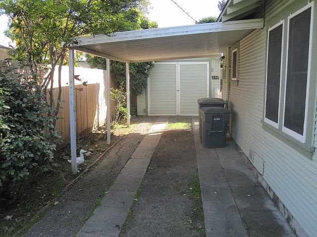 2nd image of 336 W Beverly Pl
