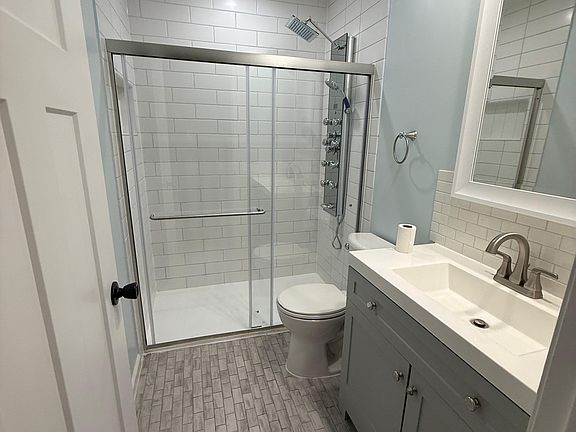 Bathroom - Main Floor