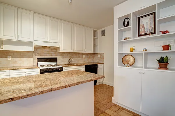 Sold by Compass | media 3