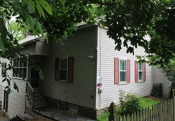 3rd image of 46 Colrain St