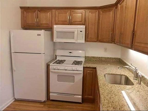 5th image of 6305 Boulevard East APT E4