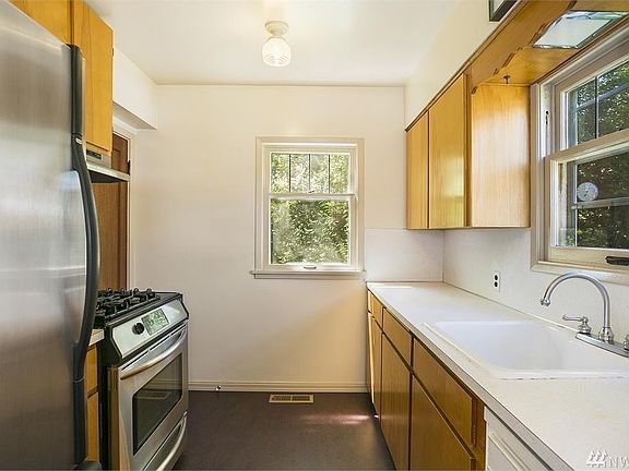 5th image of 115 Olympic Ave