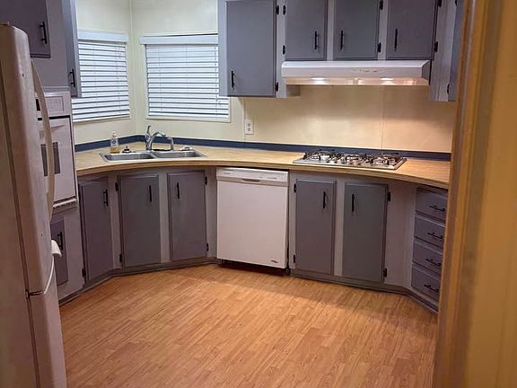 5th image of 1620 Marine Dr