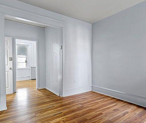3rd image of 209 N Broom St #1