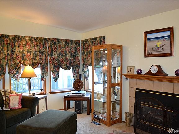 3rd image of 9321 Pleasant Hill Ct NE