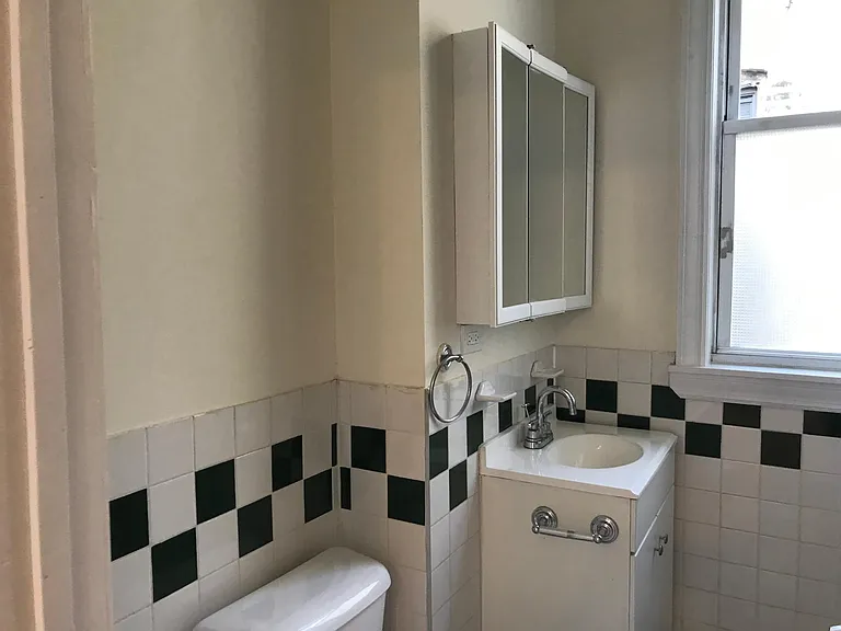 2841 W Armitage Ave #2 — Photo 5