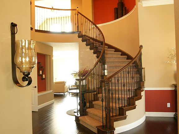 3rd image of 2827 Mirasol Dr