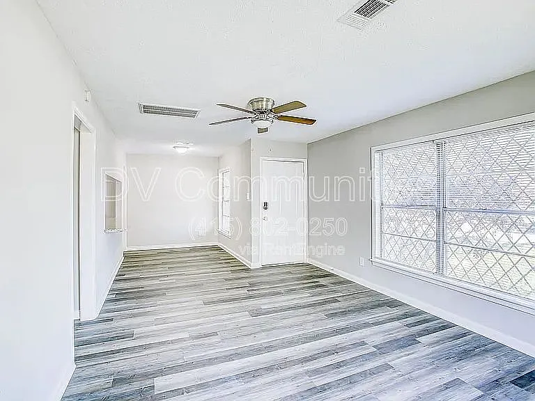 1118 Madison Ave — Photo 8
