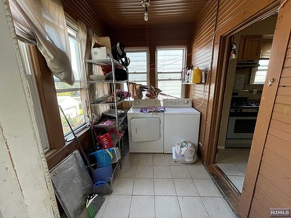 5th image of 26 Schuyler Ave