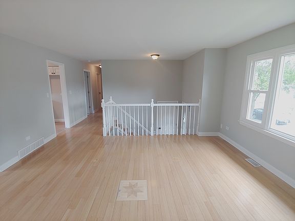 3rd image of 1910 Hollywood Ave