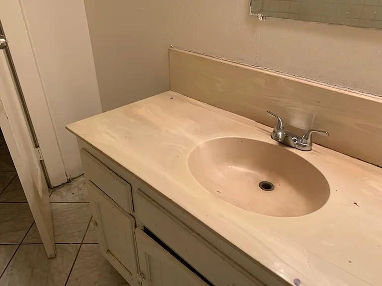 1815 Potomac Ave — Photo 13