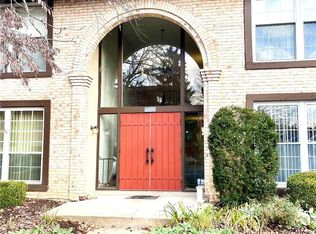 11709 Casa Grande Dr APT D, Saint Louis, MO