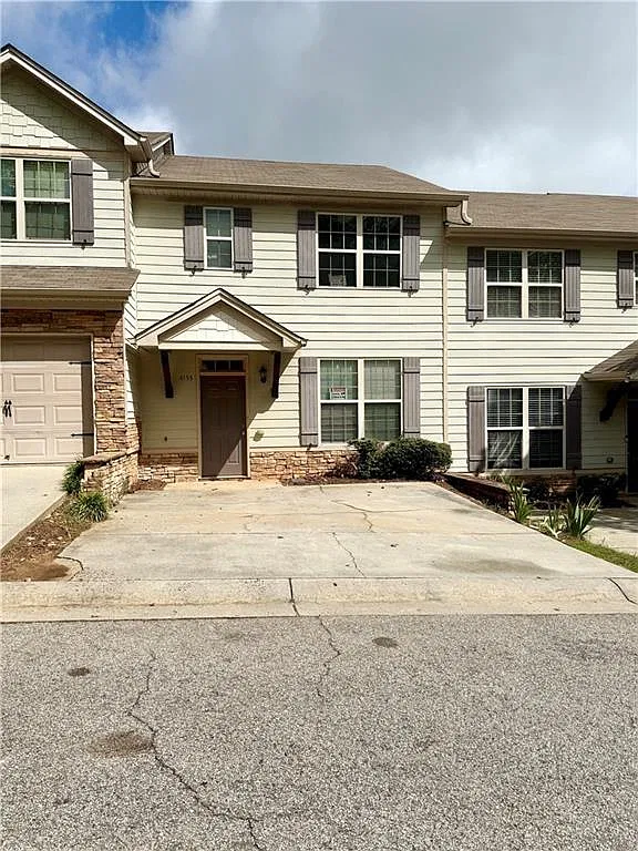 3 bed, 2.5 bath, 1632 sqft, $1,795 — Photo 2