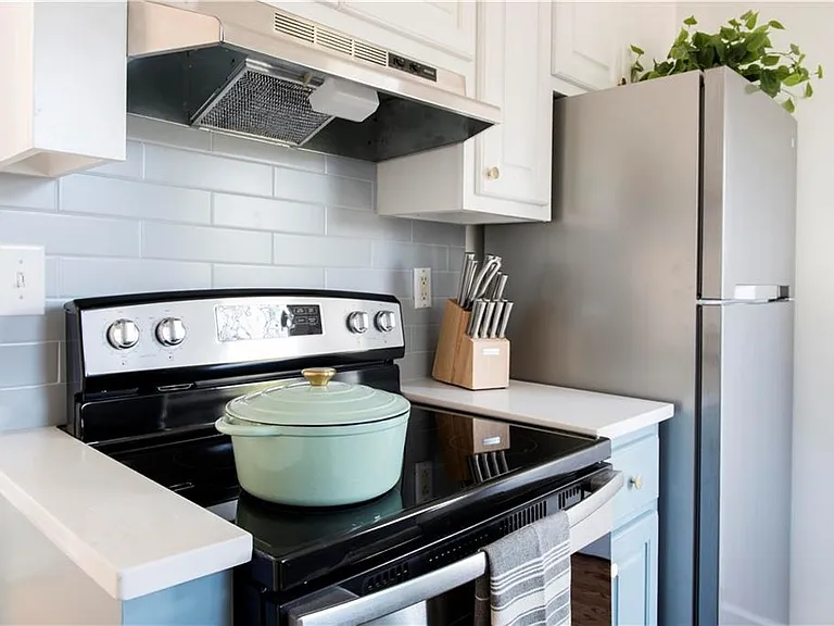 935 Greenwood Ave NE #D — Photo 16