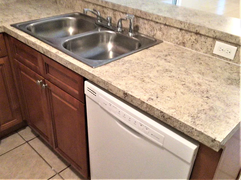 821 Park Trail Dr — Photo 7