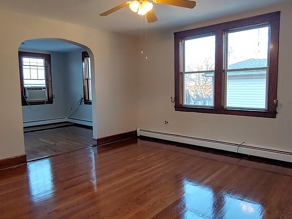 3rd image of 38 Wolverine St Floor 2