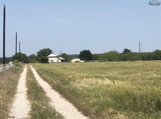 825 Brown Rd, Henrietta, TX 76365