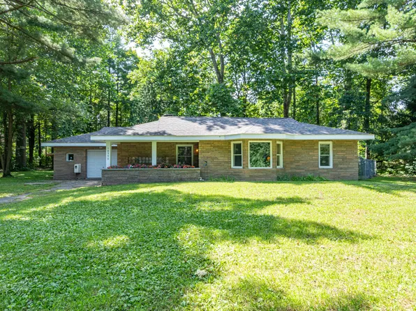 10390 Rawsonville Rd, Belleville, MI 48111