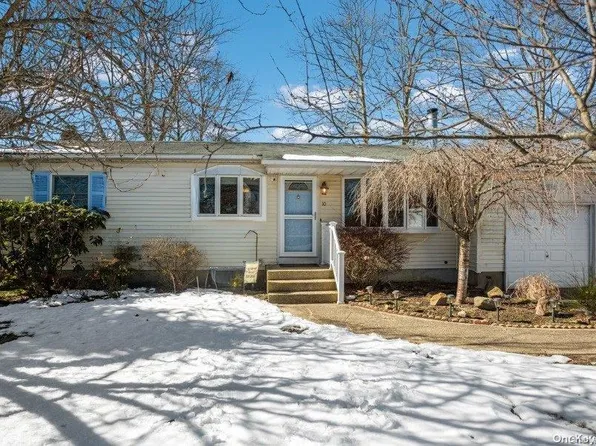 10 Weidner Lane, Patchogue, NY 11772