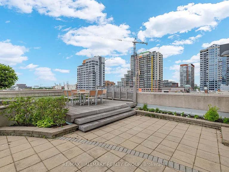 90 George St #1301 — Photo 33