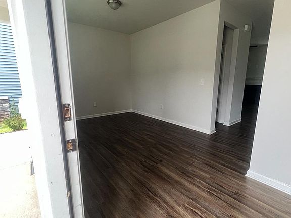 3rd image of 56 Caxton Ct