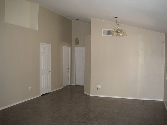 2nd image of 5500 Del Lago Dr