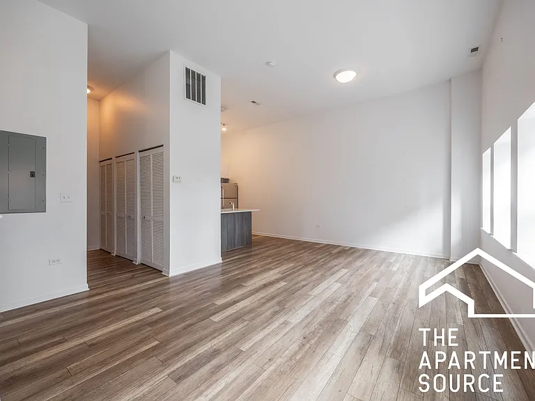 2700 W North Ave #204 — Photo 3