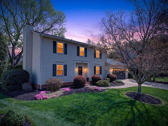 2nd image of 204 Windward Way