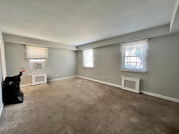 2nd image of 4911 Hampden Ln