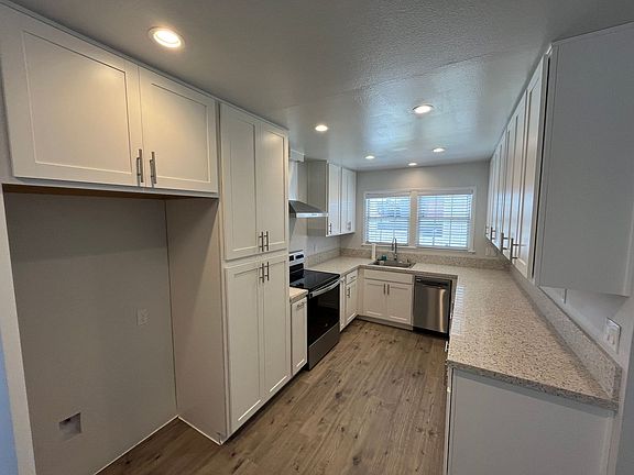 5th image of 887 Redwood Ave