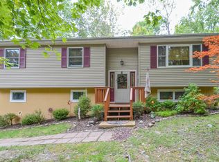 8120 Acorn Ct, E Stroudsburg, PA 18302