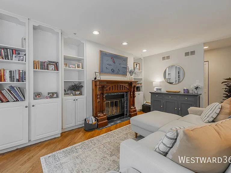 2336 N Lakewood Ave — Photo 6