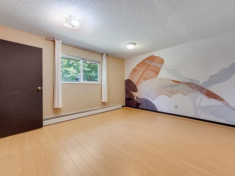5191 Chetwynd Ave — Photo 3