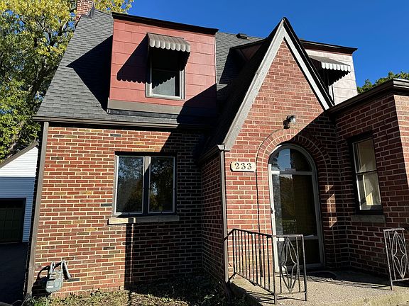 2nd image of 233 Highlake Ave