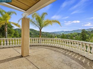 6 Tappan Ln, Orinda, CA 94563