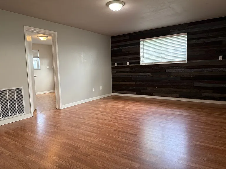 204 Hillcrest Dr — Photo 25