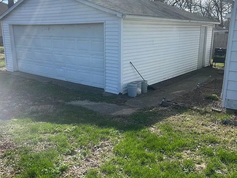 501 Lincoln Ave — Photo 2