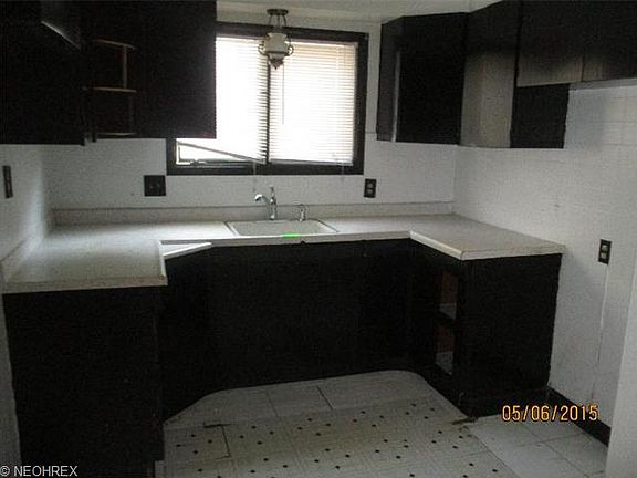 4th image of 883 Lecona Dr