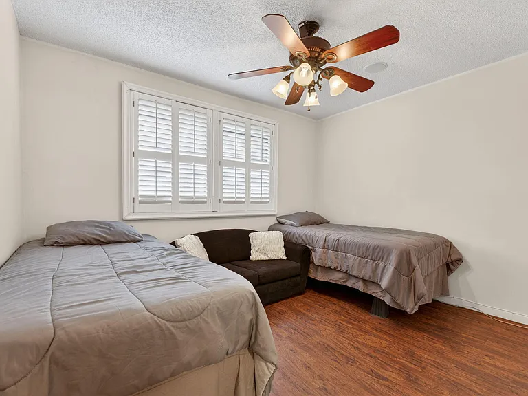 3951 NE 17th Ave #703 — Photo 11