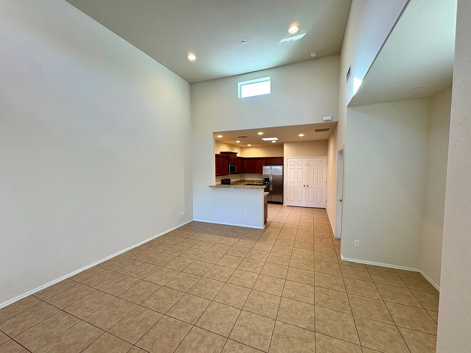 3 bed, 1241 sqft, $1,550 — Photo 3