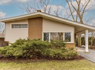 333 Southgate Dr, Northbrook, IL 60062