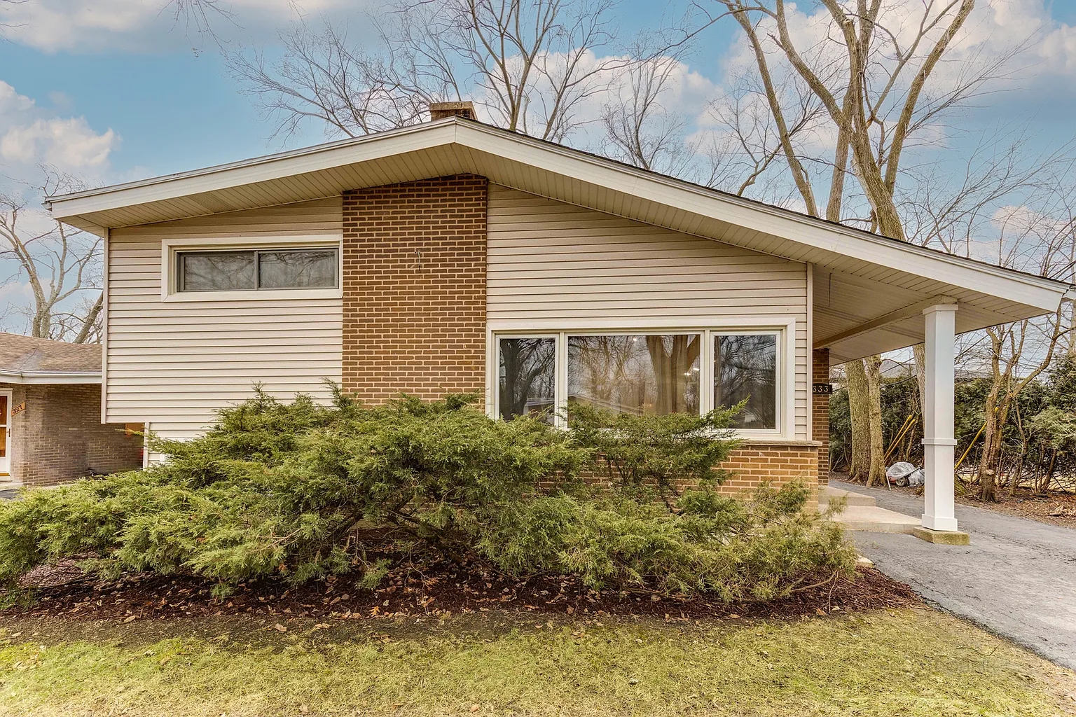 333 Southgate Dr photo 1