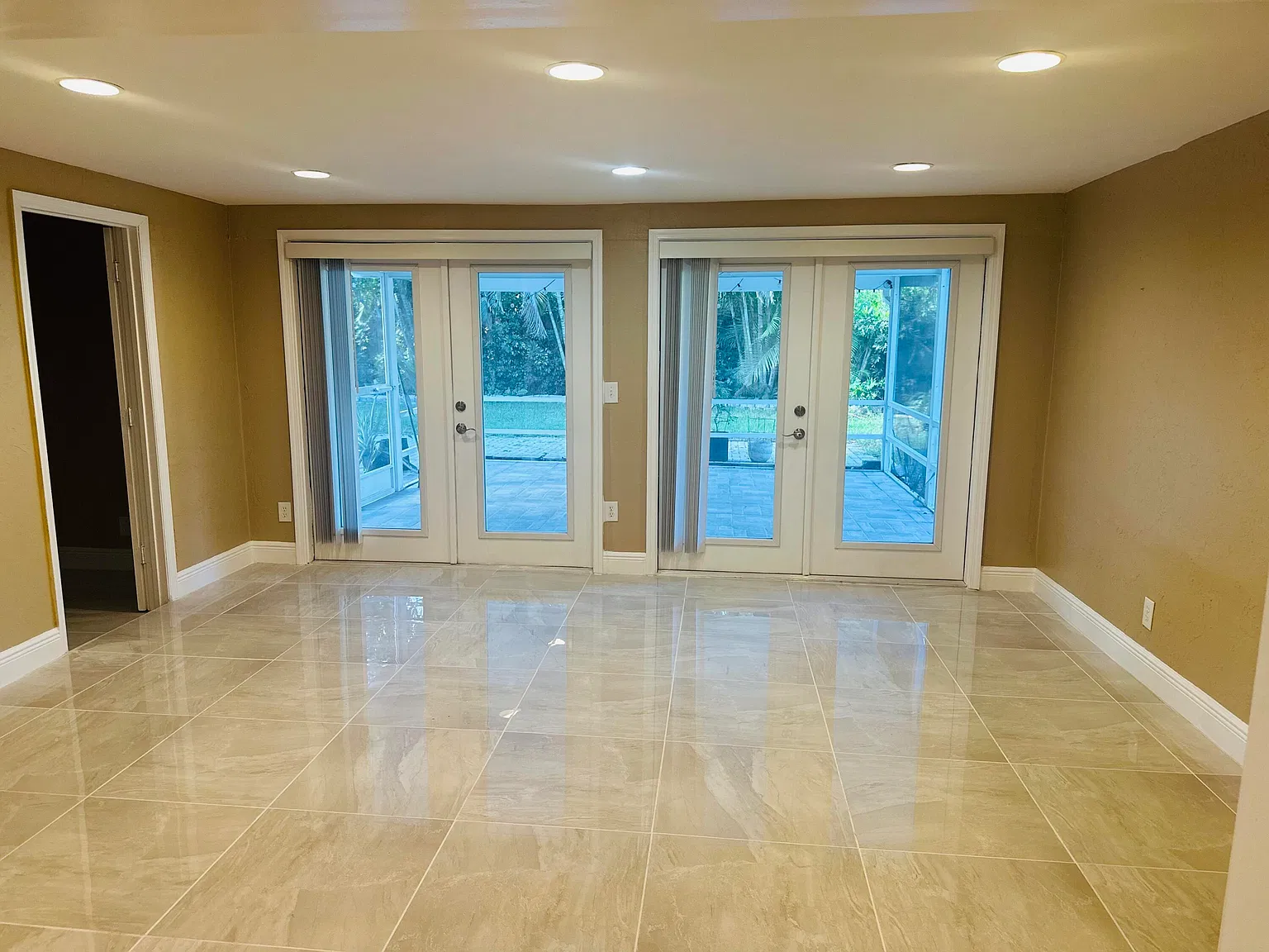 3 bed, 2.0 bath, 1701 sqft, $3,400 — Photo 2