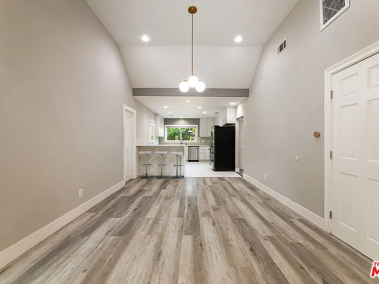 1112 S Highland Ave — Photo 41
