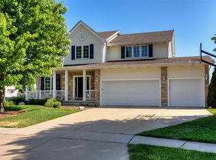 555 SE Prairie Creek Dr, Waukee, IA 50263