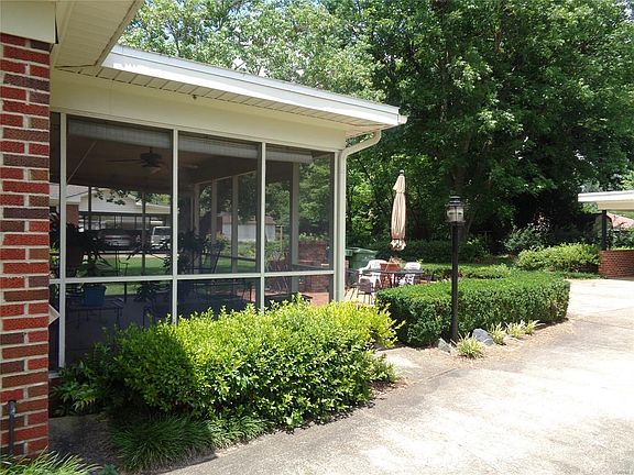 3rd image of 2845 Ashley Ave