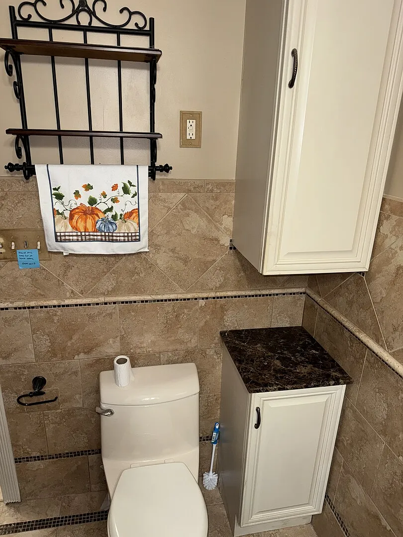 Spacious first floor bedroom — Photo 4