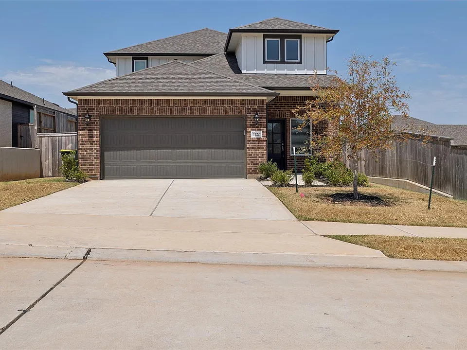 1722 Cayden Oak Ln