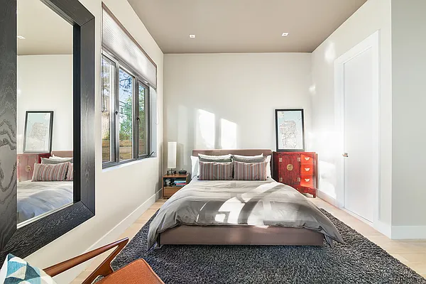 Sold by Compass | media 26